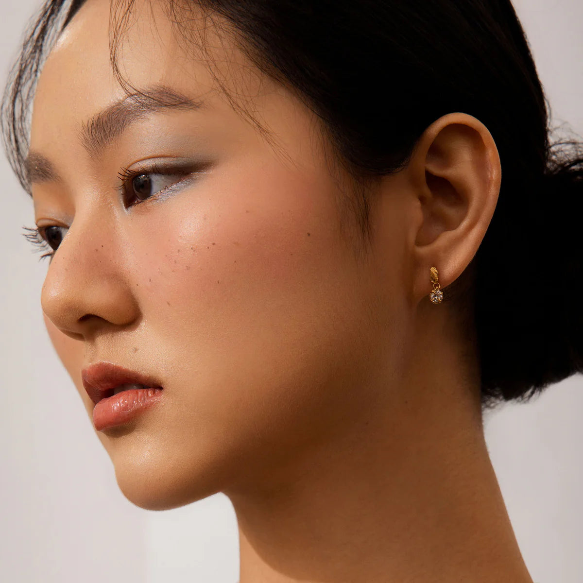 Mini Tota White Sapphire Earrings